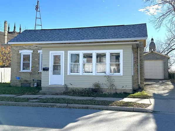 415 East Division STREET, Watertown, WI 53094
