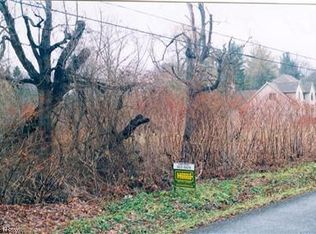 Milan Ave, Akron, OH 44320