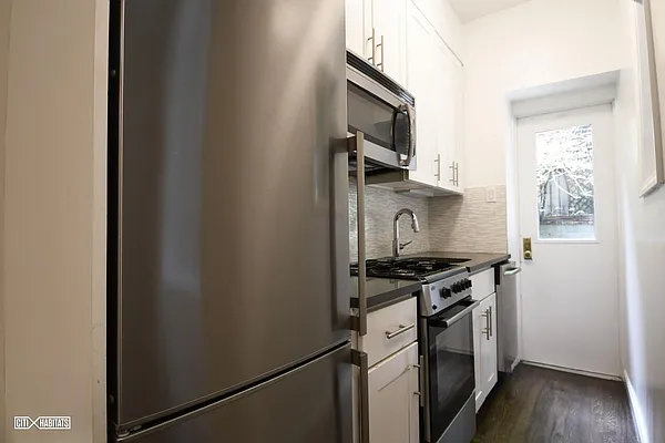 Rented by Citi Habitats | media 11