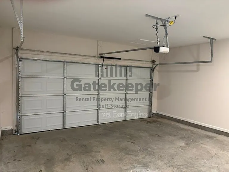 205 Valley View Dr — Photo 24