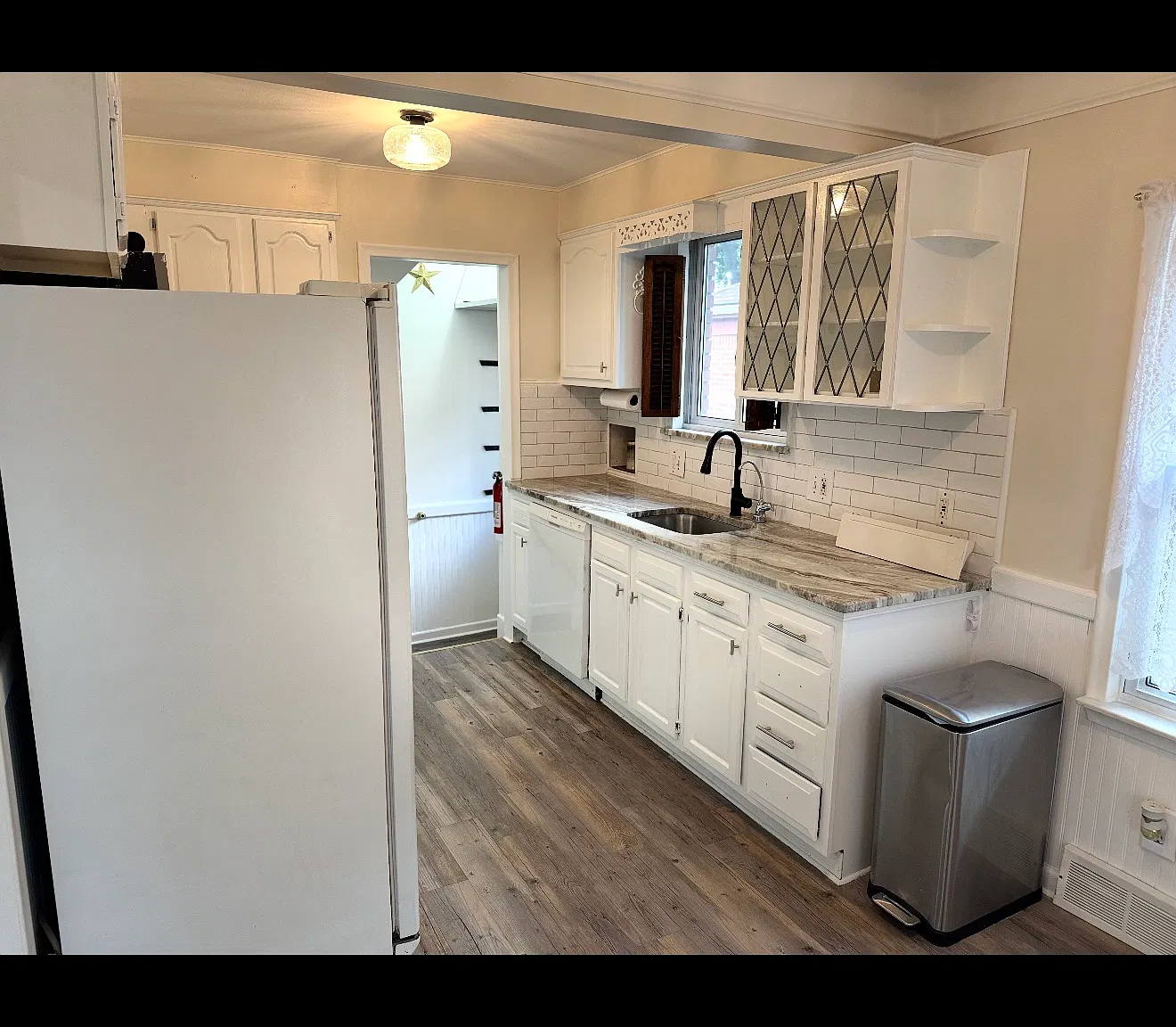 2430 Bennett St — Photo 2