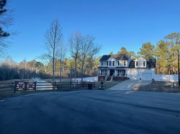 688 Pinevalley Ln, Sanford, NC 27332