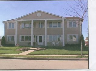 2051 Cliff Alex Ct S APT 3, Waukesha, WI 53189