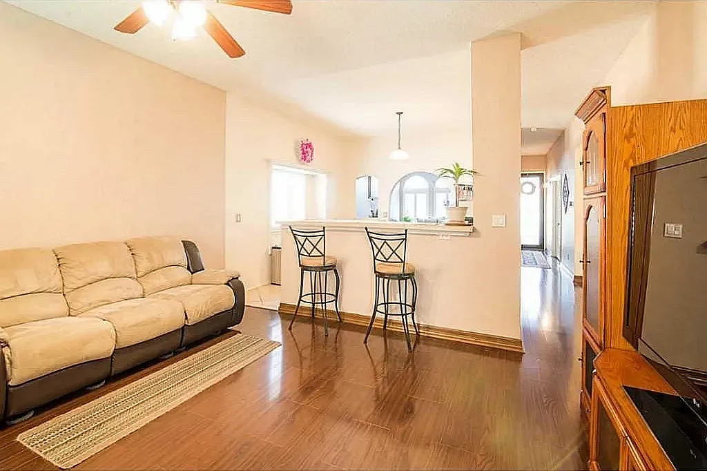4 bed, 1656 sqft, $1,700 — Photo 4