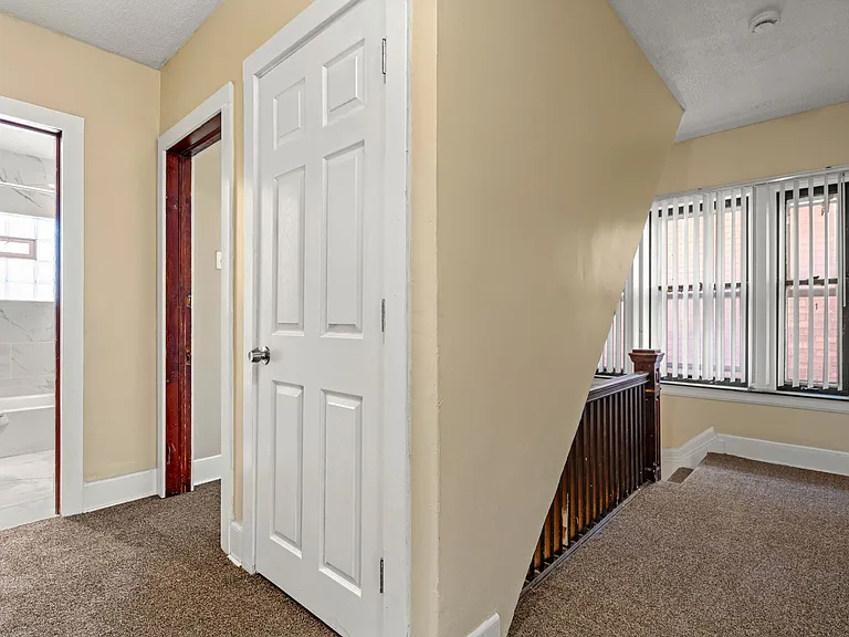 1476 W Grand Blvd — Photo 17