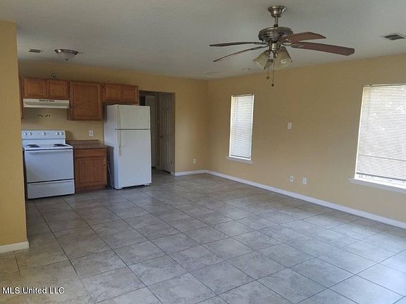 3rd image of 265 Crawford St
