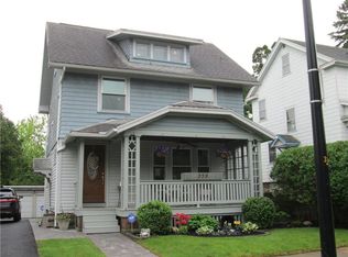 559 Cedarwood Ter, Rochester, NY 14609