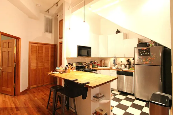 Rented by Level Group | media 18