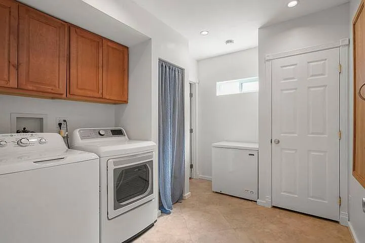 4551 Narragansett Ave — Photo 17
