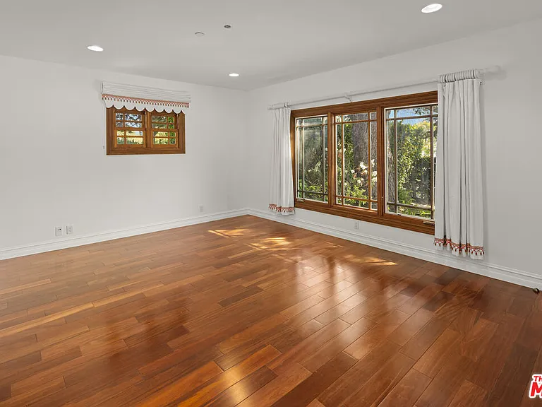 512 N Linden Dr — Photo 14