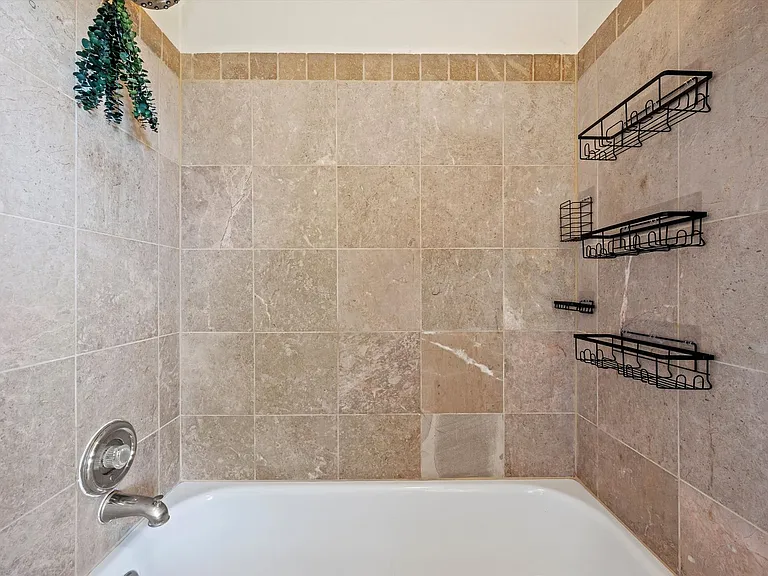1683 S Blackhawk Way #B — Photo 14
