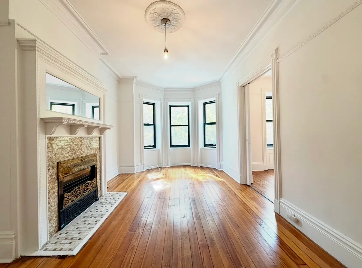335 Bainbridge Street — Photo 2