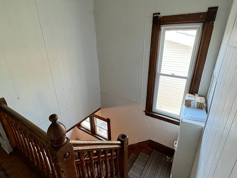 2125 E Superior St — Photo 11