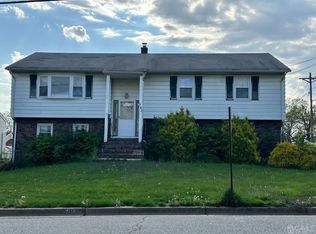 785 Harrell Ave, Woodbridge, NJ 07095