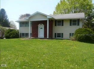 15 Pheasant Ln, Norwalk, CT 06854