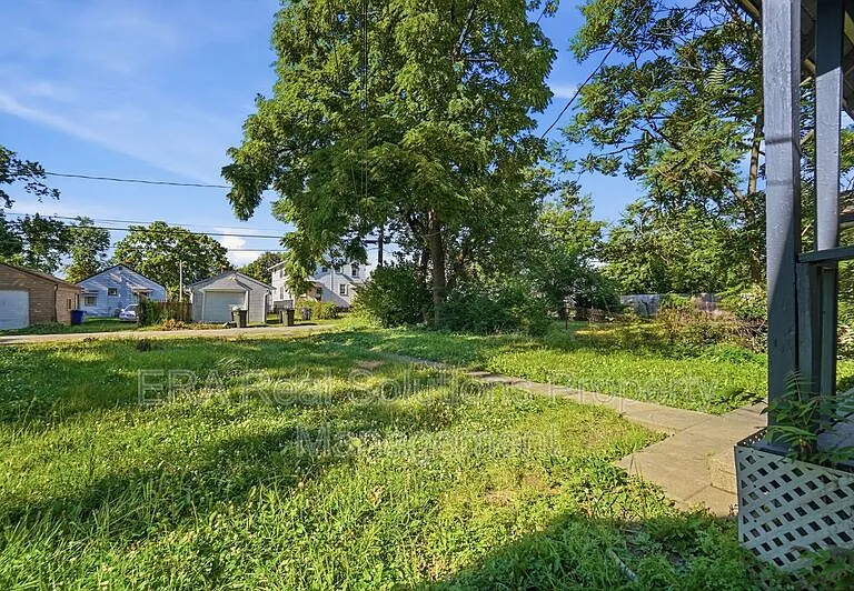 1575 E Cordell Ave — Photo 31