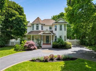 66 Old East Neck Rd, Melville, NY 11747
