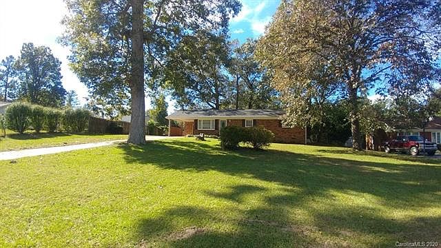 1st image of 1935 Silver Creek Dr