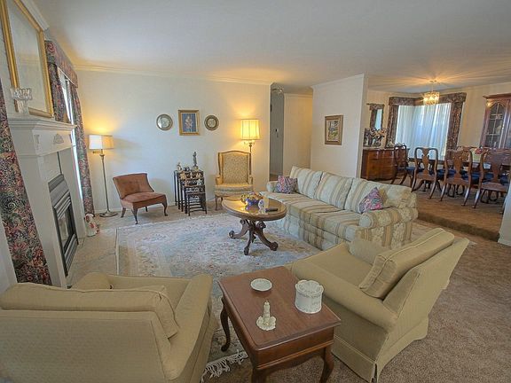 3rd image of 2615 W Crestline Dr
