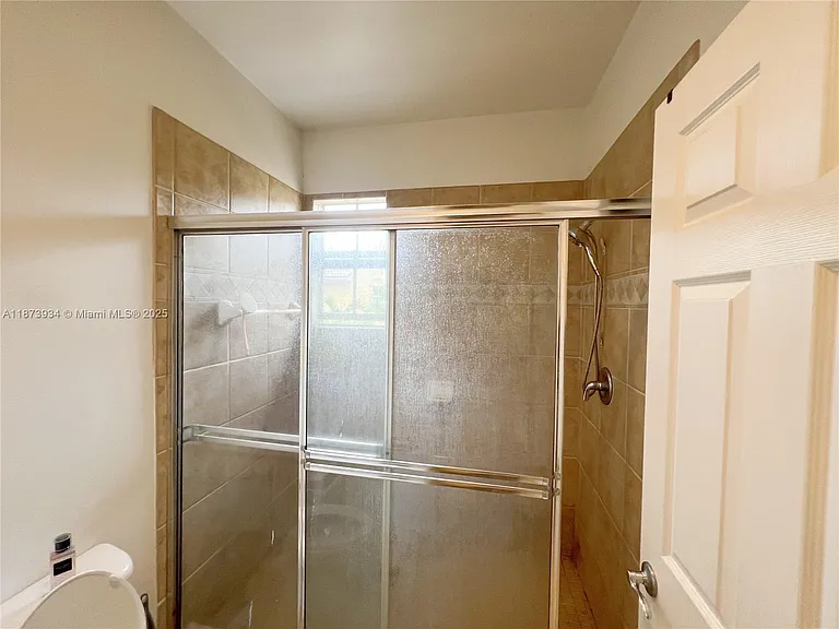 2540 SW 14th Ave — Photo 12