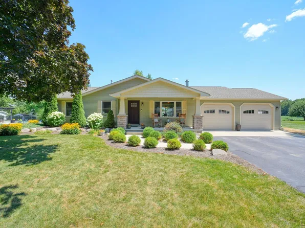 2915 Lee Marie Dr, Adrian, MI 49221
