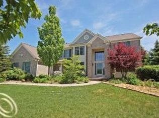 11128 Fellows Creek Dr, Plymouth, MI 48170