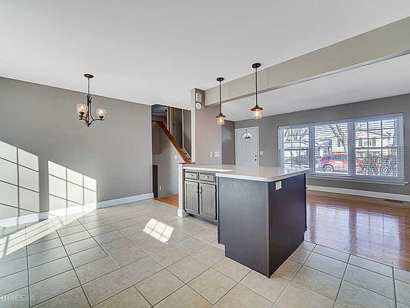 5th image of 230 Harvard Ave