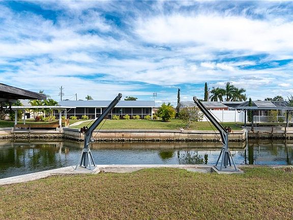 4th image of 1463 Lemon Bay Dr