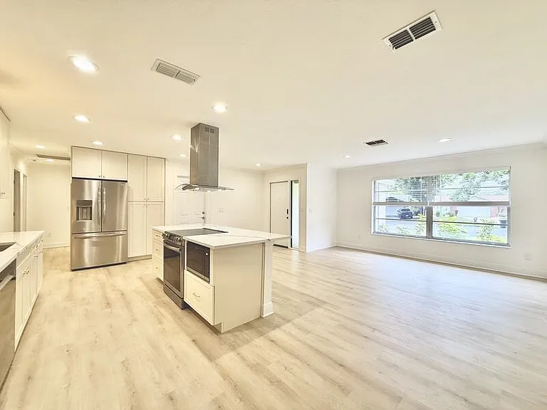 2869 Thistle Ct N — Photo 17