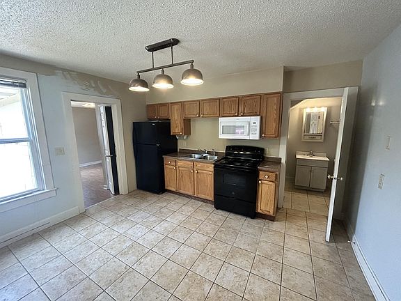 4th image of 89 Atwater St #A