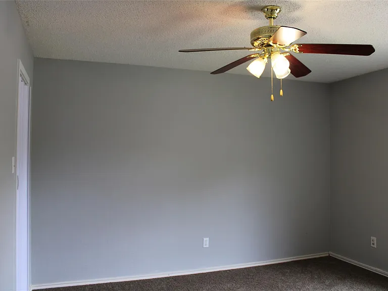 16205 Glorious Ln — Photo 21