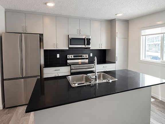 4th image of 525 Secord Blvd NW #24