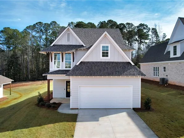 1022 Crossing Ct E, Valley, AL 36854