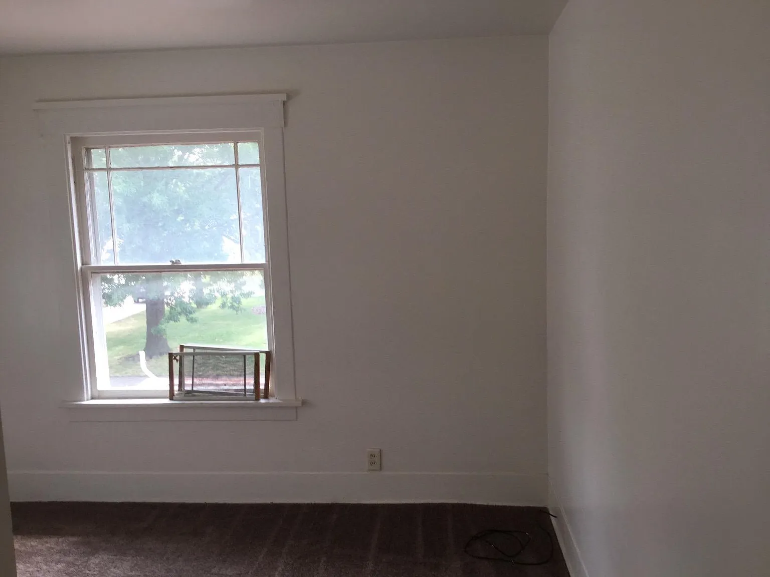 1221 N Underhill St photo 1