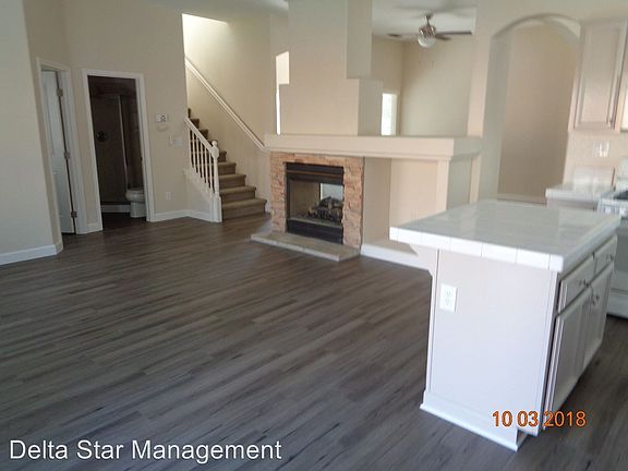 3rd image of 109 Halley Glen Dr