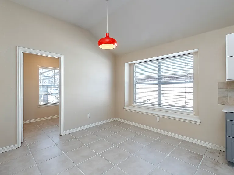 2716 Dawn Spring Dr — Photo 8