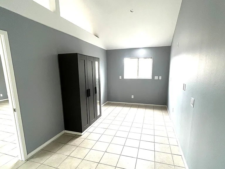 7846 Newman Ave #3C — Photo 9