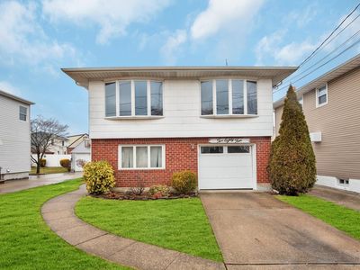 284 Ribbon St, Franklin Square, NY, 11010