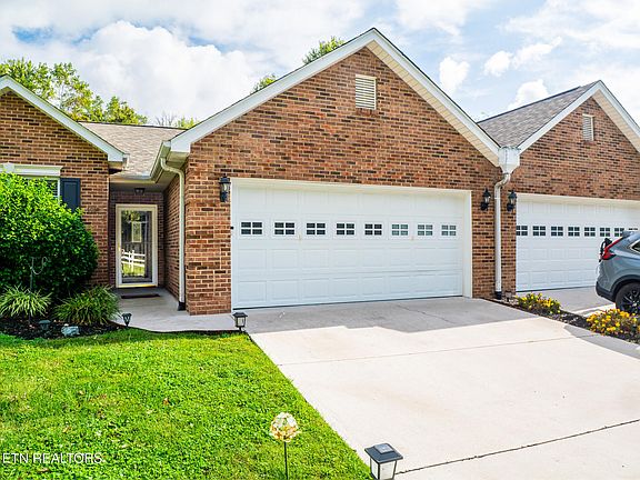 2nd image of 3912 Saylor Ct