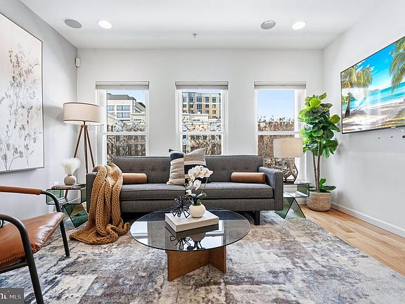 5th image of 353 L St SE