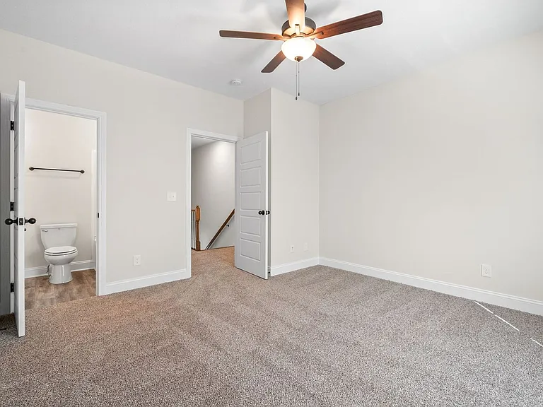 Oak St - 441 — Photo 13