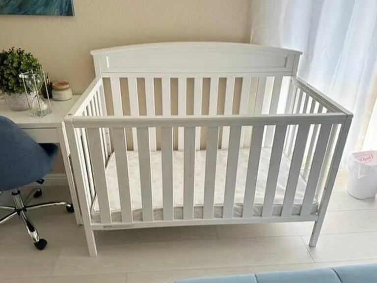 Here's a a cozy crib to ensure your little one has a comfortable & safe stay