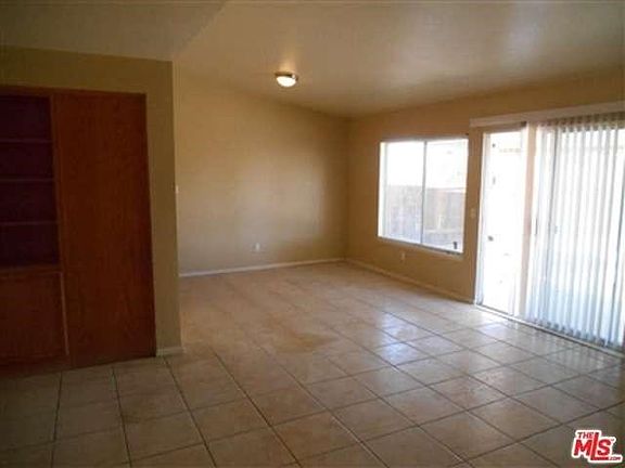 3rd image of 18461 Thomas Ct