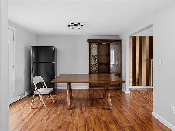 3rd image of 36 Kalmia Rd