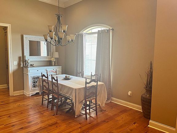 4th image of 309 Wellington Way