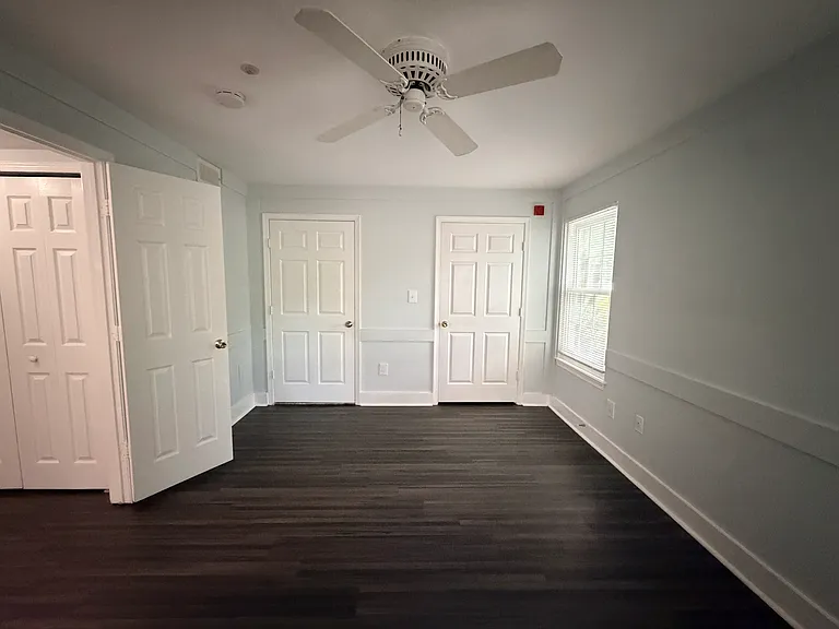 Master Bedroom Suite with Private Bathroom & Walk-in Closet