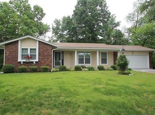 4 Marie Ct, Ballwin, MO