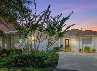 326 Lakeside Dr, Sugar Land, TX 77478