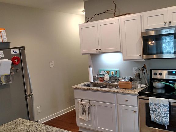 4th image of 617 N 32nd St APT A