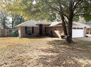 112 Seis Hombres Dr, Trinidad, TX 75163